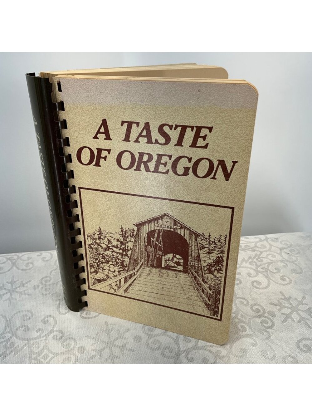 A Taste Of Oregon Cookbook By Junior League Of Eugene Spiral-Bound 1980 Edition